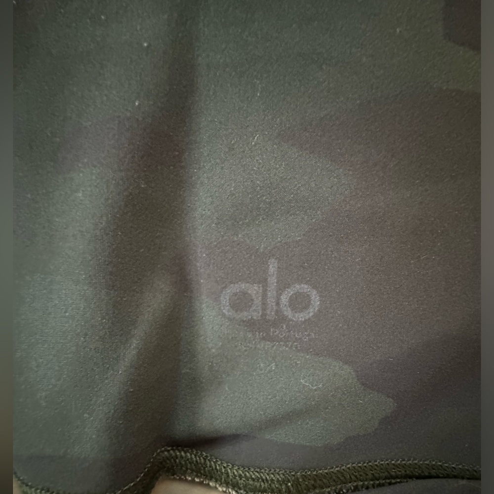 Alo High Waist Vapor leggings, Green Camo - Picture 3 of 3